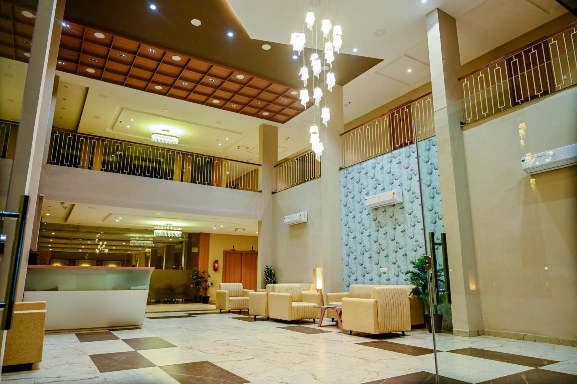 Hotel Maa Bhagwati Palace Khandwa Eksteriør billede
